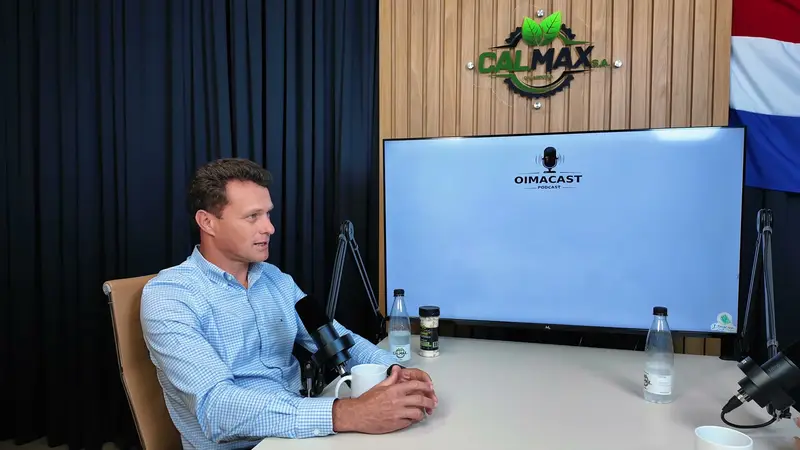 Lucas Osvaldo en el estudio del OimaCast